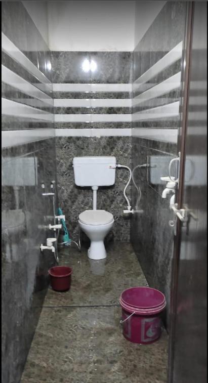 Om Sai Guest House Benares Buitenkant foto